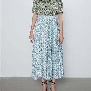 Zara floral pleated skirt